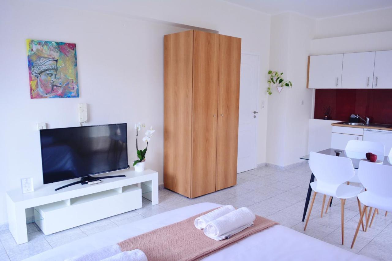Studio Coral Apartment Kalamata Bagian luar foto